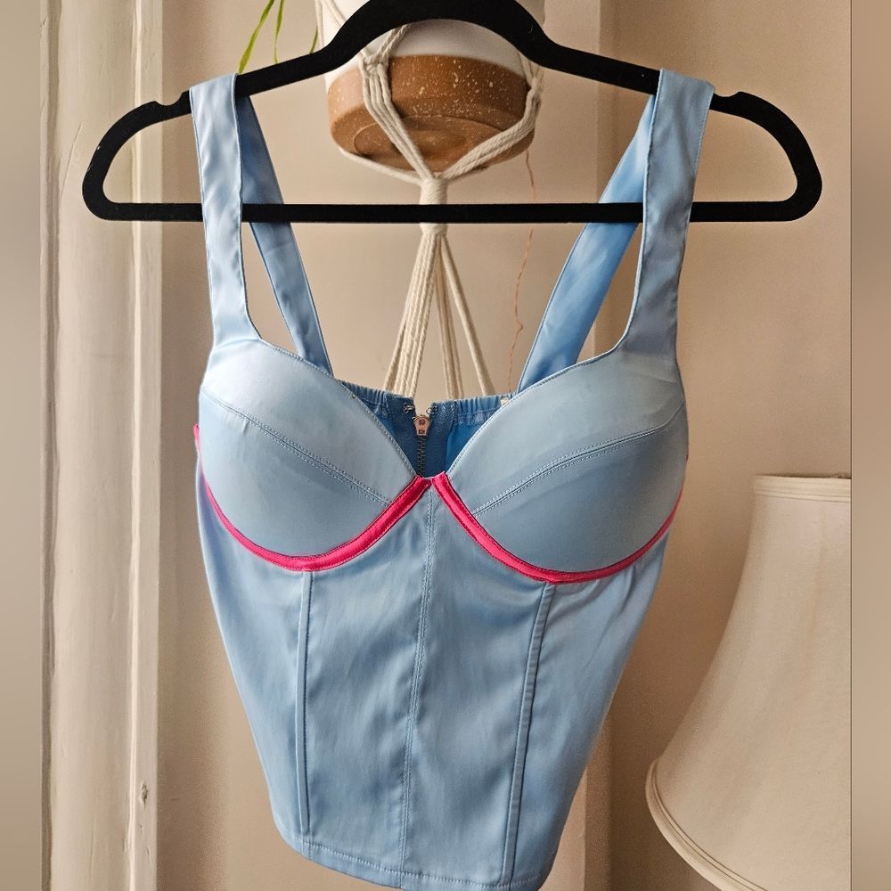 Satin texture underwire fun top semi cropped